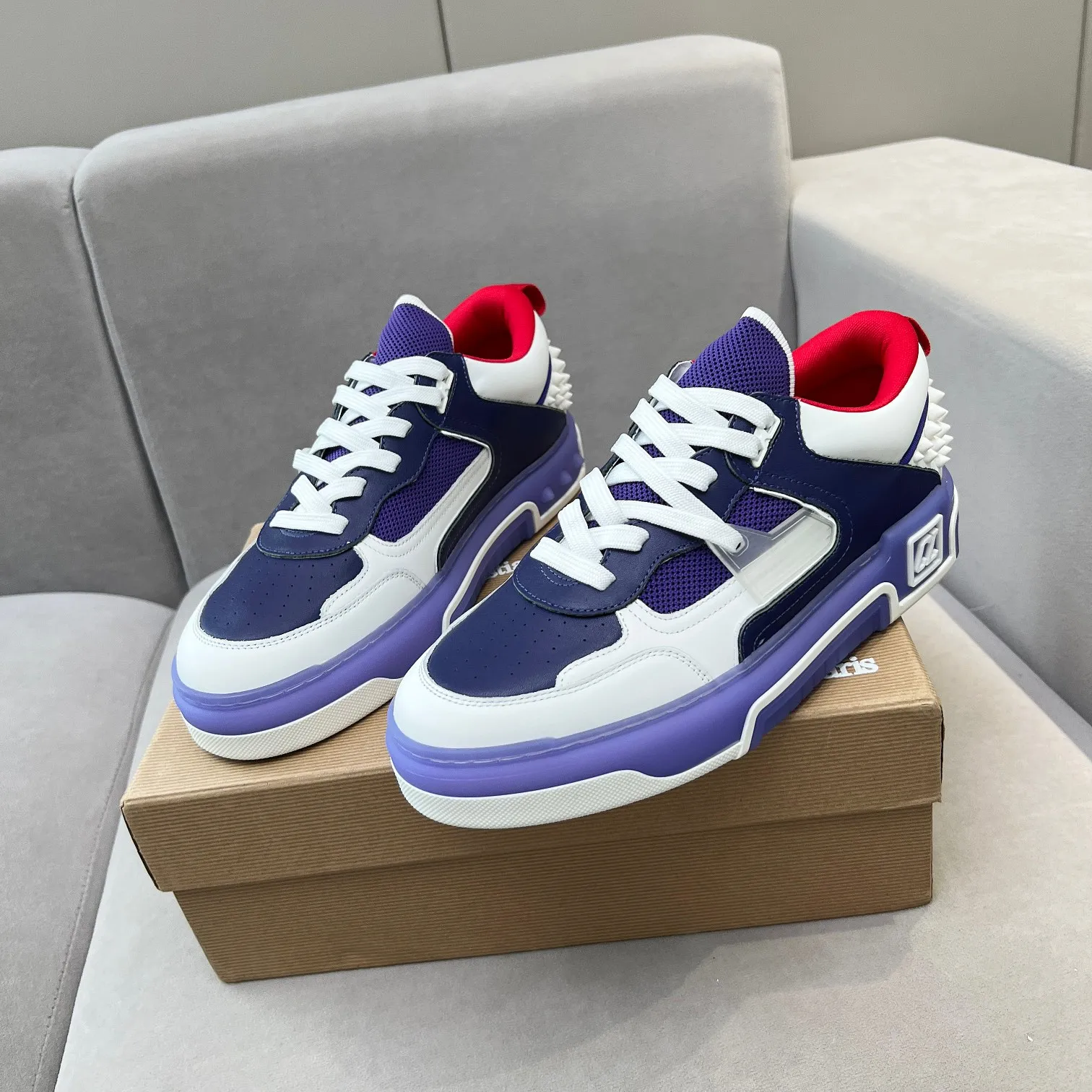 Men's shoes 💰700 🌹🌹🌹̋ Wang Junkai Yang Mi Xu Kai Zhang Jingyi Ding Chengxin Chen Muchi Wang Ziyi Same style Christian Louboutin 2024 [New product] ASTROLOUBI unisex thick-soled sports shoes red-soled shoes perfectly integrate fashion and sports, The fabrics are made of luxurious calfskin, soft suede, smooth satin and laminated leather, and the back is decorated with classic rivets. The interior is blended with a knitted tongue for added durability, breathability and quick-drying comfort. The outsole is made of a combination of EVA foam and imported rubber, and the colorful CL iconic letters on the side of the outsole show the brand's unique style. It is a ceiling-level comfortable skate shoe! ! ! Multiple colors available, currently men’s sizes 39--45